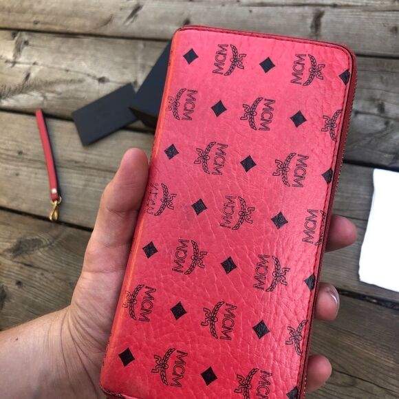 RED MCM Wallet With Removable Strap - Picture 7 of 16